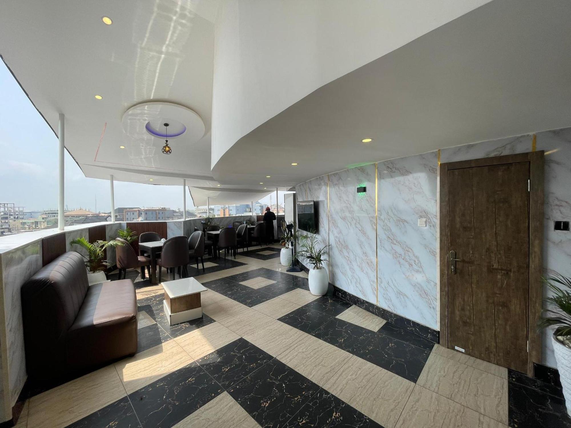 Presken Hotel At International Airport Road Ikeja Exterior photo