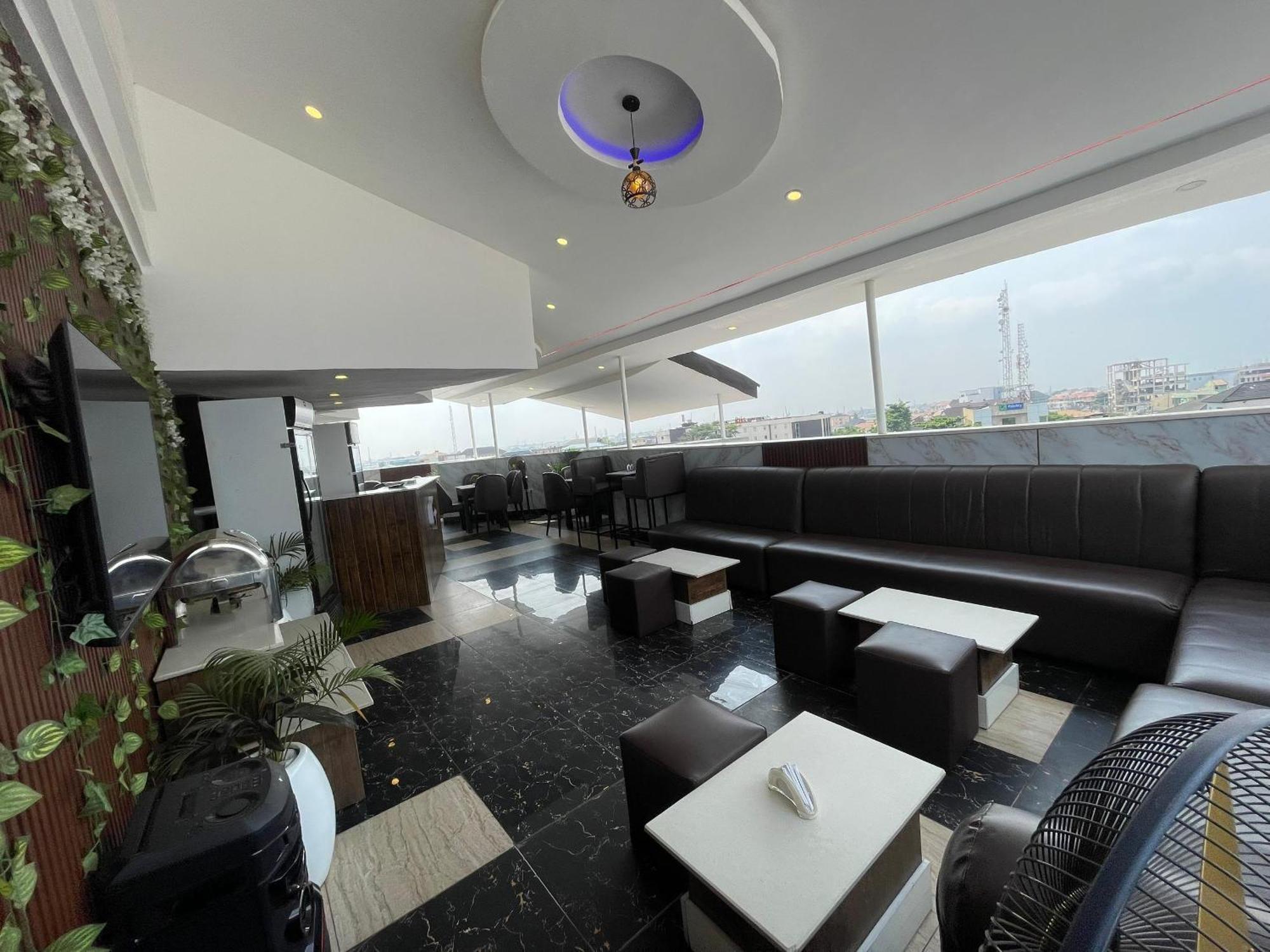 Presken Hotel At International Airport Road Ikeja Exterior photo