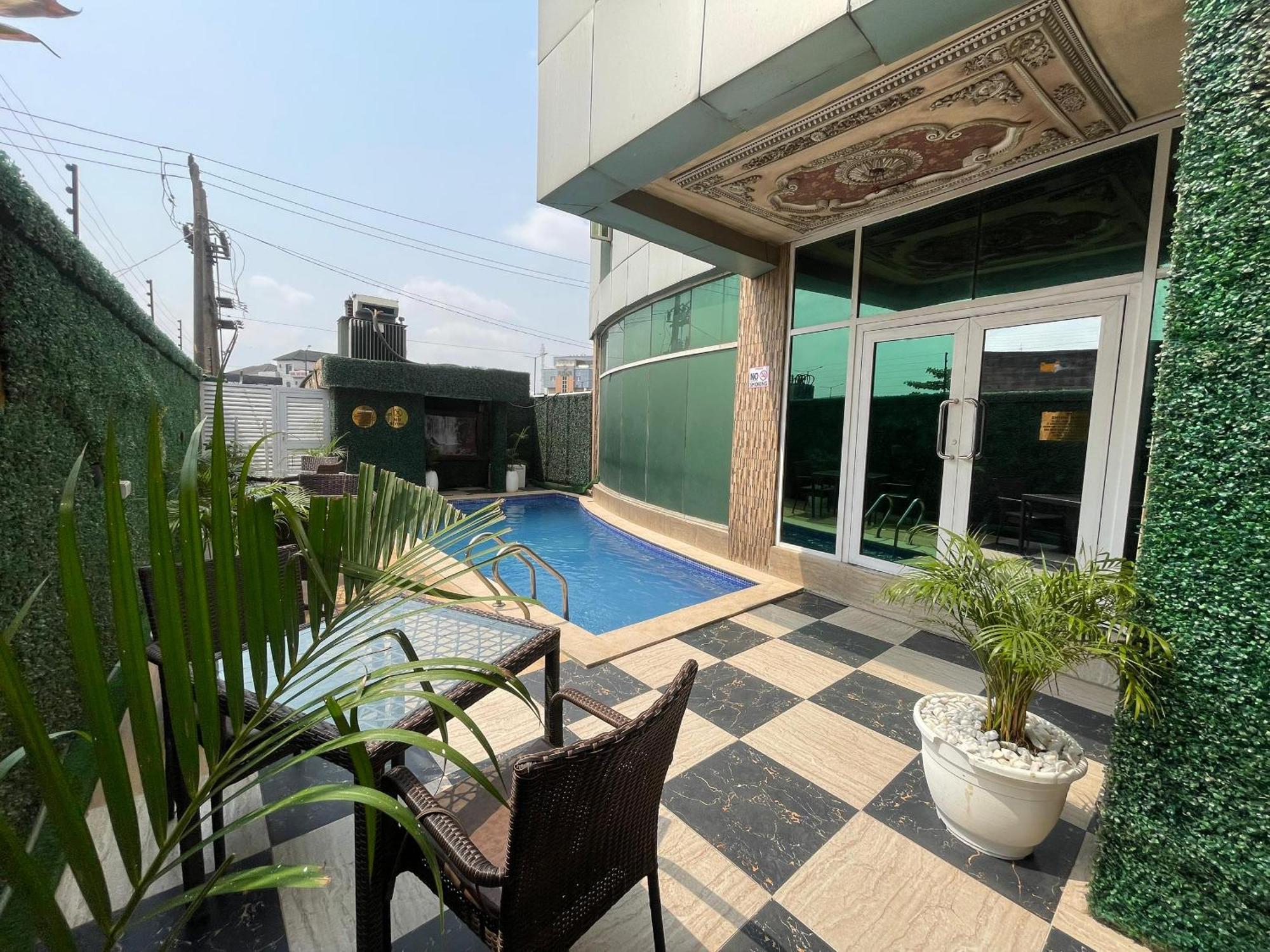 Presken Hotel At International Airport Road Ikeja Exterior photo