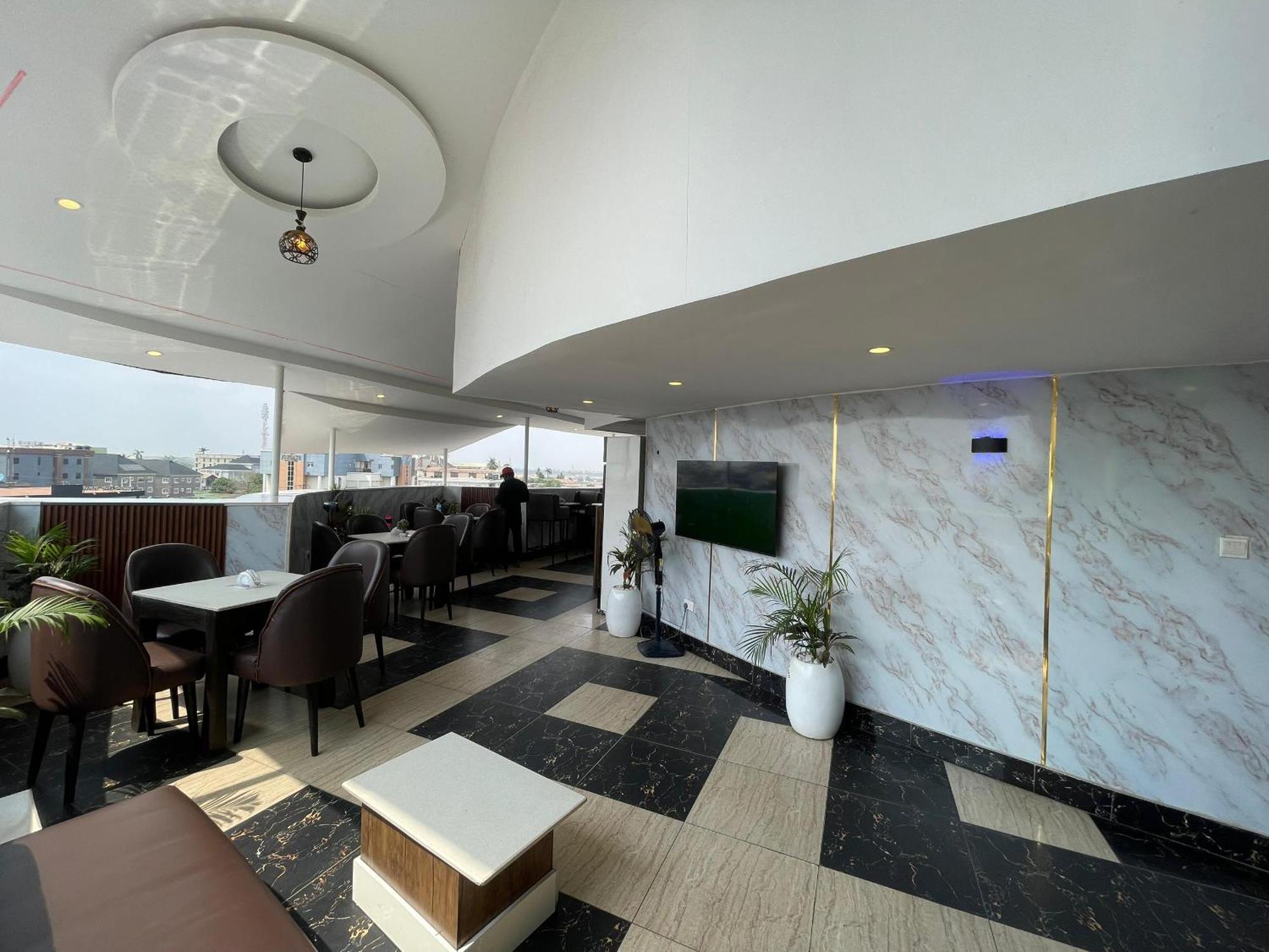 Presken Hotel At International Airport Road Ikeja Exterior photo